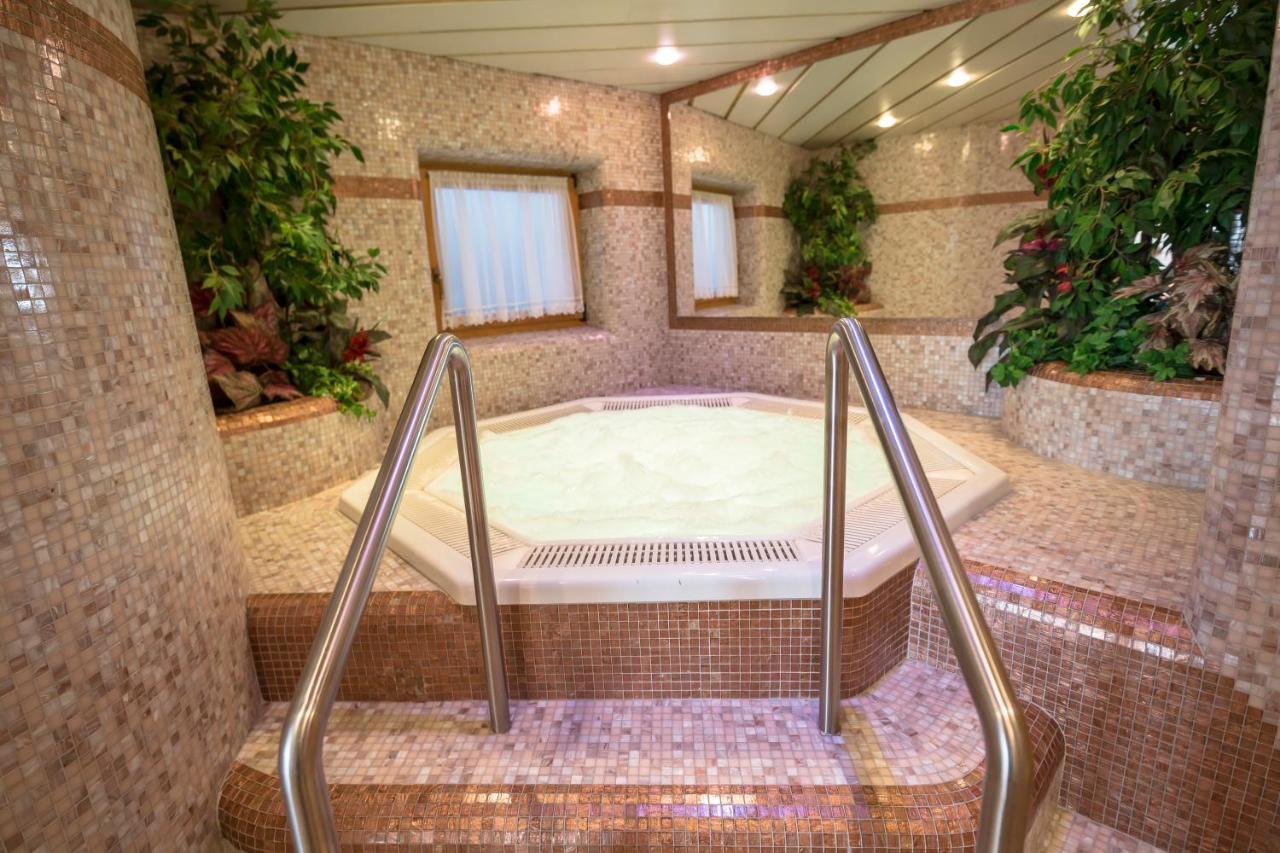 ויפיטנו Hotel Maibad מראה חיצוני תמונה